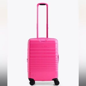 BEIS BARBIE PINK LIMITED EDITION CARRY ON ROLLER SUITCASE brand new still in box